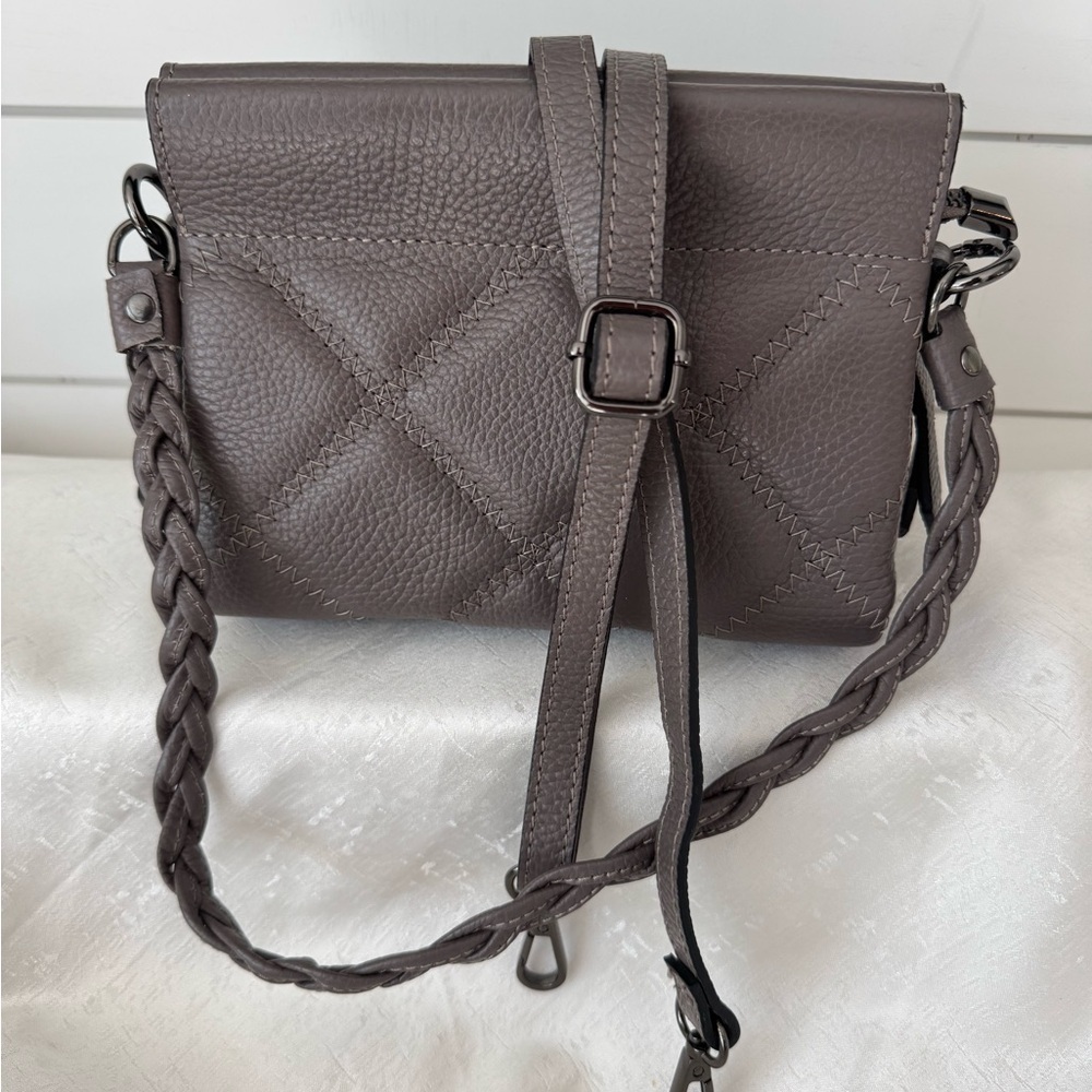 A Bellucci Quilted Leather Shoulder Bag/Cross Body - Picture 11 of 12